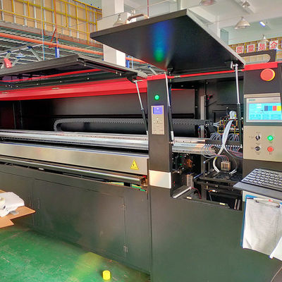 A máquina de impressão a cores de CMYK corrugou a máquina imprimindo de Digitas da caixa